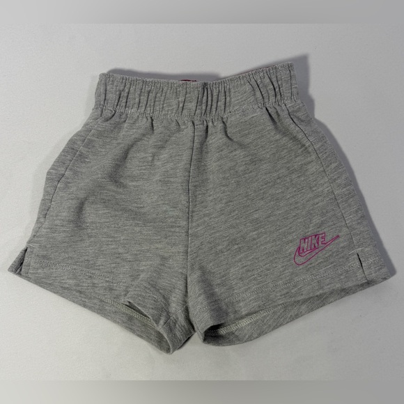 Nike Toddler Girl Outfit Shorts Set 4T Black Logo T-Shirt Top Shorts Gray Neon - Picture 6 of 14